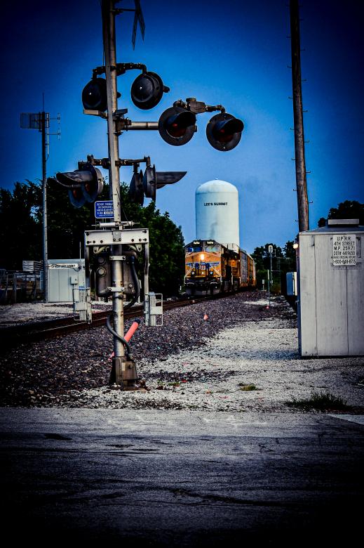 Free stock image of railroad crossing created by Ashten Clark PETERS