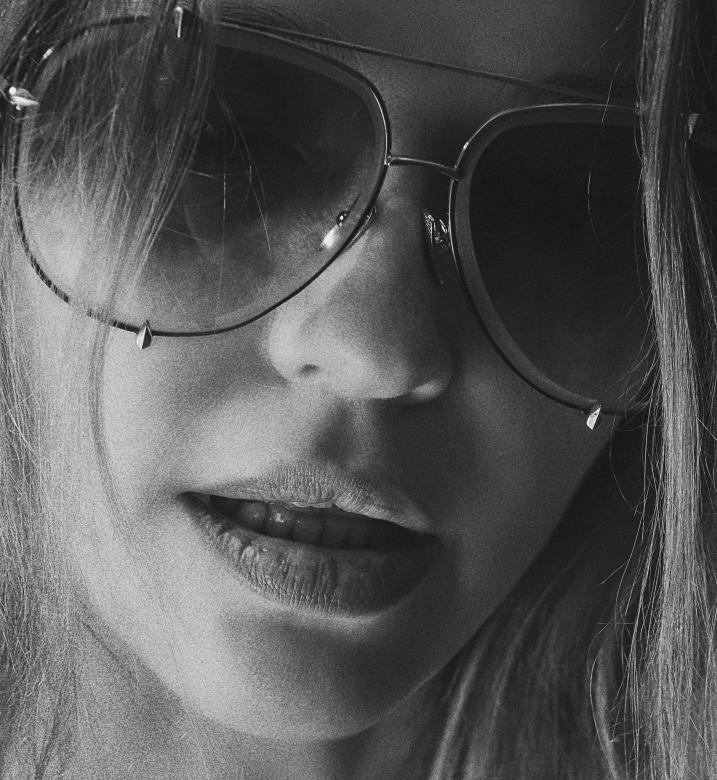 Free stock image of Woman with sunglasses created by Alexander Krivitskiy