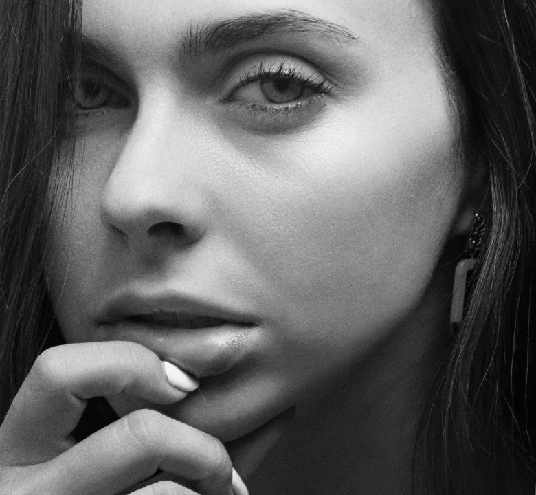 Free stock image of Serious woman created by Alexander Krivitskiy