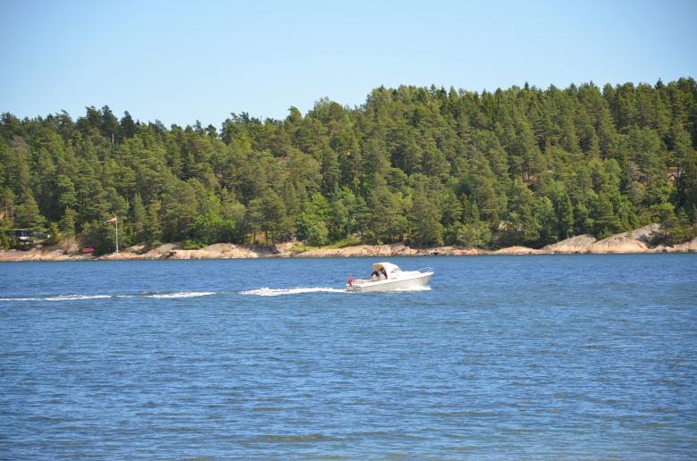 Free stock image of A boat is moving on the water created by Erik Schellingerhout