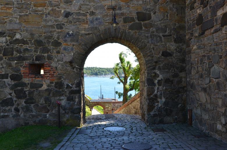 Free stock image of A historical gate at Myntgata created by Erik Schellingerhout