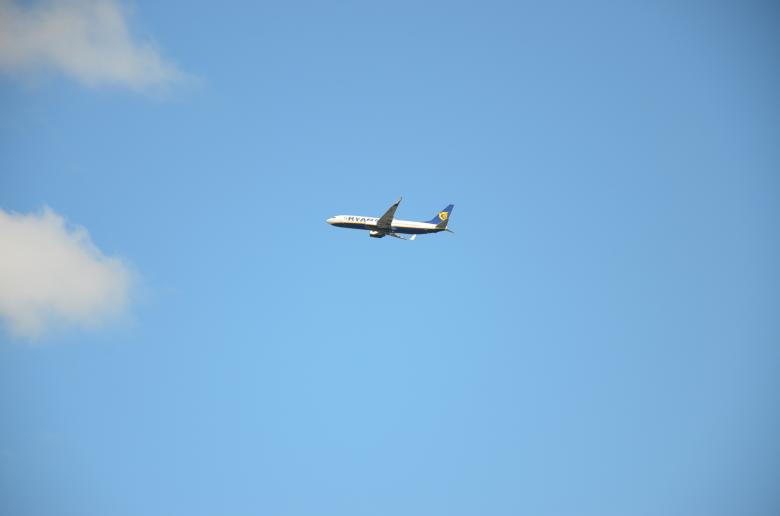 Free stock image of An airplane is flying over, and leaving Oslo created by Erik Schellingerhout