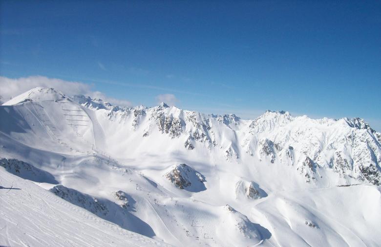 Free stock image of A mountain view with a blue sky created by Erik Schellingerhout