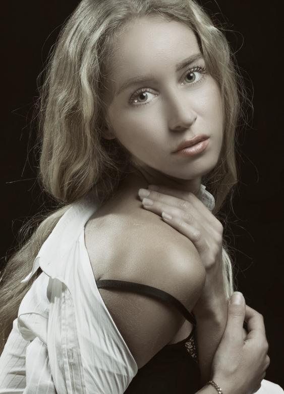 Free stock image of Fashion portrait created by Alexander Krivitskiy