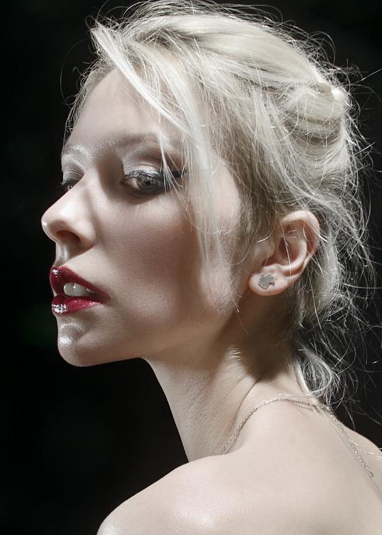 Free stock image of Female profile created by Alexander Krivitskiy