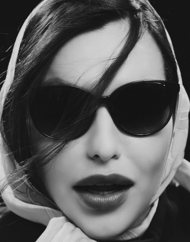 Free stock image of Woman with sunglasses created by Alexander Krivitskiy