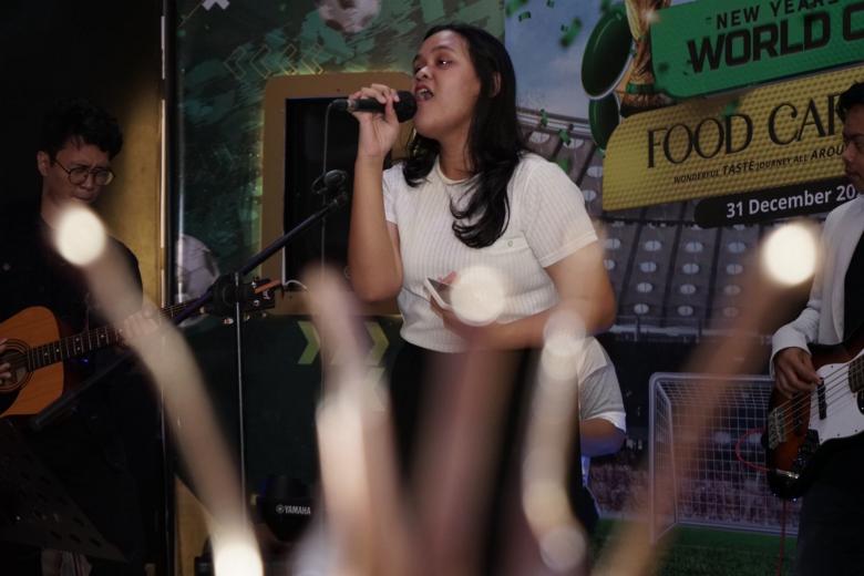 Free stock image of A Girl Passionately Singing created by zinka