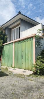 House and garage - Free Stock Photo