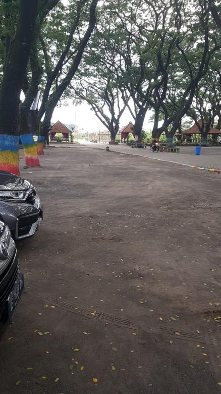 Free stock image of Cars parked on street created by muhamad efendi