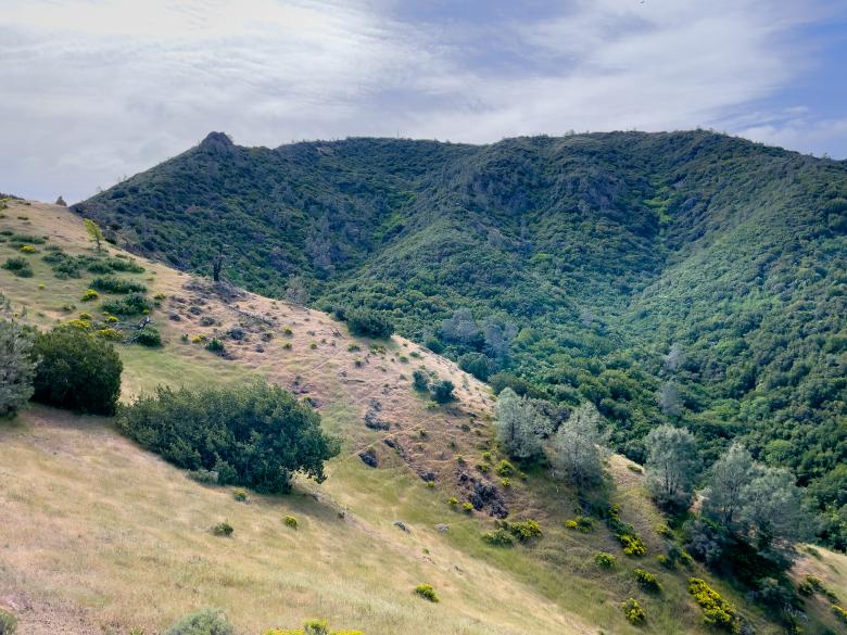 Free stock image of Scenic mountain valley created by Matt Bango