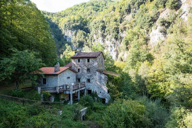 Free stock image of House in a valley created by Matt Bango