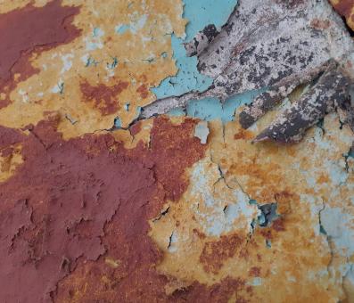 Decay in Layers